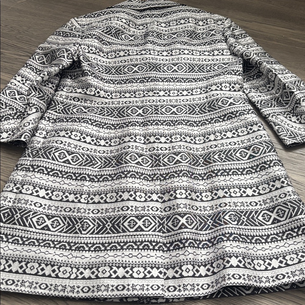 Nine West | Silk Blend Trench Coat Black and Silver Geometric Aztec Size Small - Picture 13 of 14
